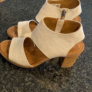 Toms 6.5 sandals